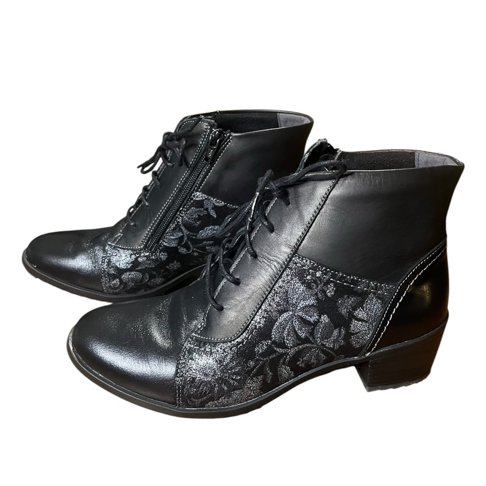 Suave Metallic Silver Floral Leather Black Lace-Up Ankle Boots